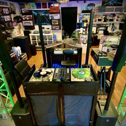 Black folding dj Booth