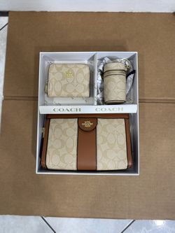 Brand New Coach Set Khaki/Brown Includes Strap For Purse Wallet And Coin Holder