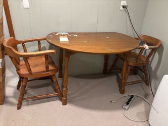 Free vintage dining table with 2 chairs