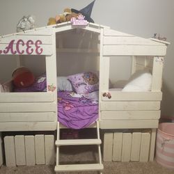 Kids Twin Size Treehouse Bed