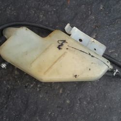 2004 suzuki gsxr 1000 coolant bottle