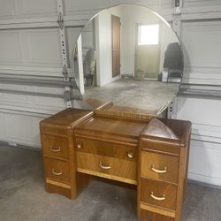 6 Drawer Vanity w/Mirror