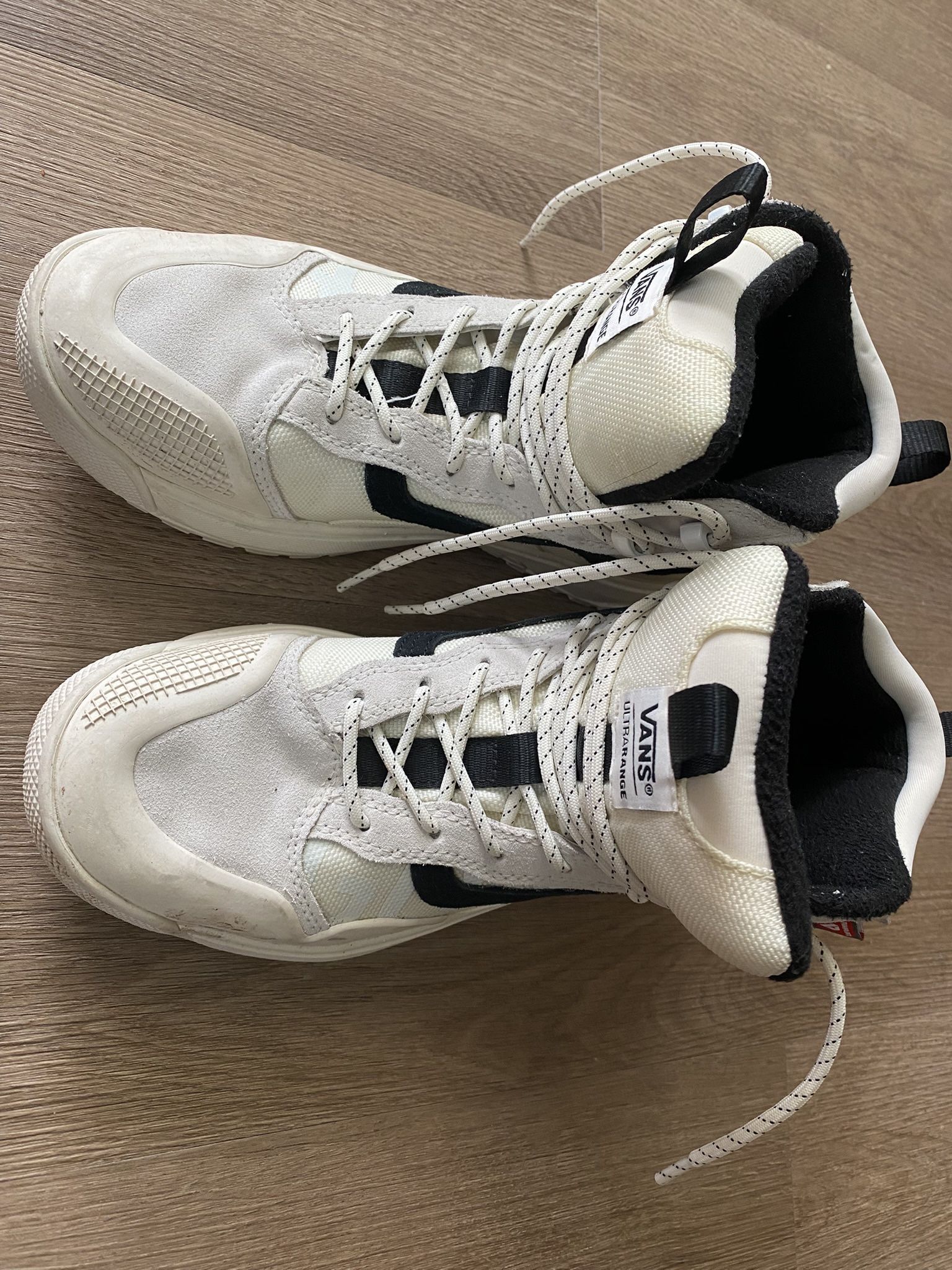 Ultra Range High Top Vans Women’s 9.5 Men’s 8