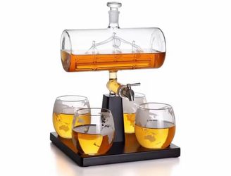 Ship Decanter Set with 4 Globe Glasses