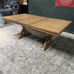Dining Table Pine solid Wood NEW FREE DELIVERY 🚚 