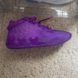 Queen City, Lemelo’s ,Size 10
