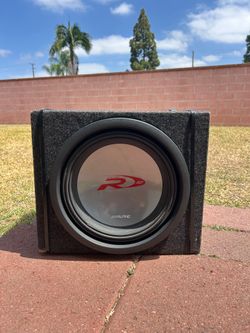 Alpine SWR-1242D 12-inch subwoofer with box