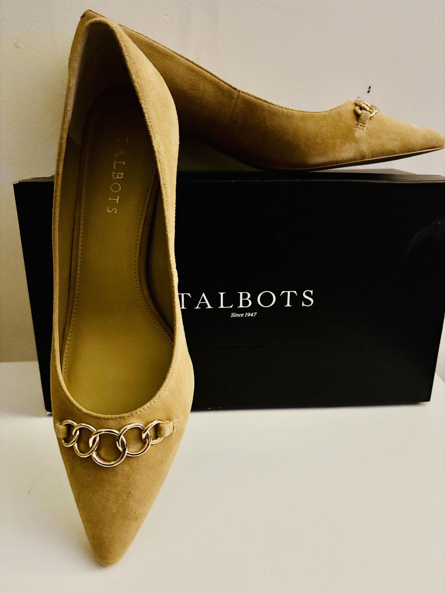 New Talbots Women’s Suede Shoes