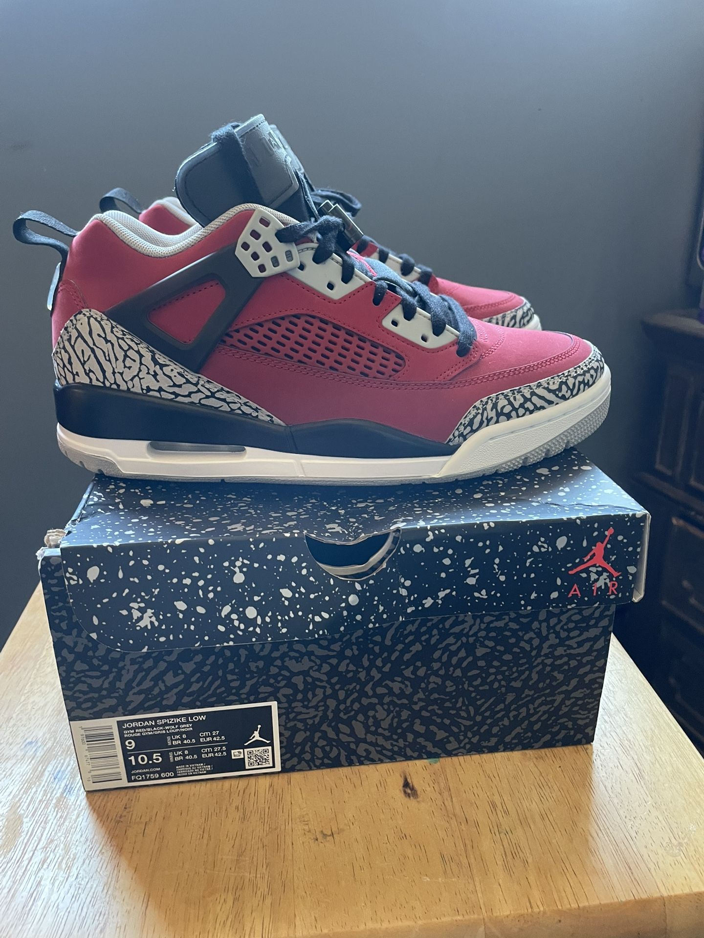 Jordan Spizike Low