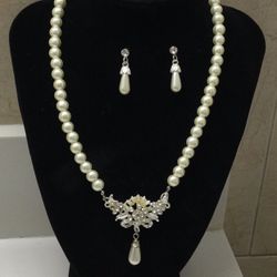 Bridal Natural Pearl Jewelry Set