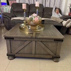 Coffee table with storage