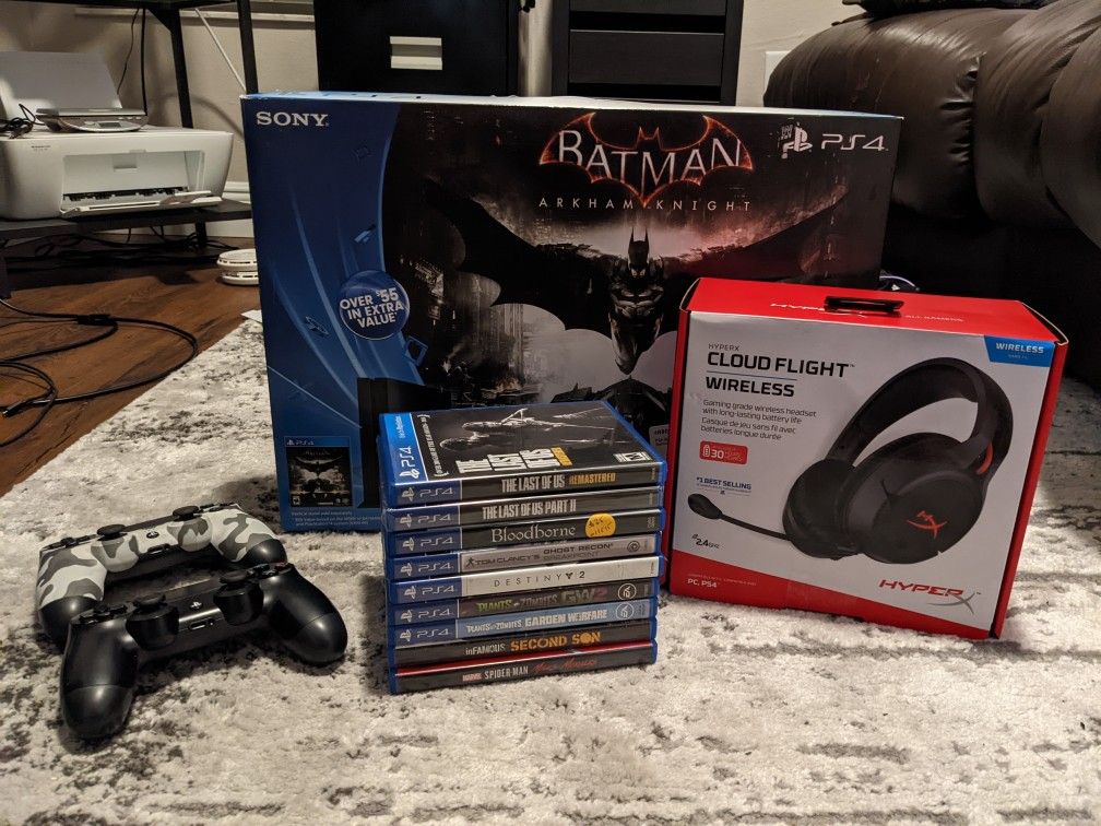 PlayStation 4 Bundle PS4 Games Headset Controllers