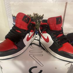 Jordans 1 Mid