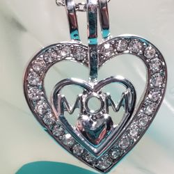 Silver Tone Metal Heart With Mom Insert Valentine's Day Necklace 
