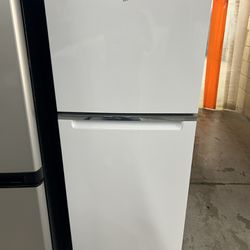 12 Cubic Foot Top Freezer Refrigerator 