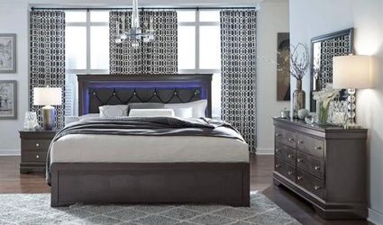 King Size Bedroom Set - Brand New 