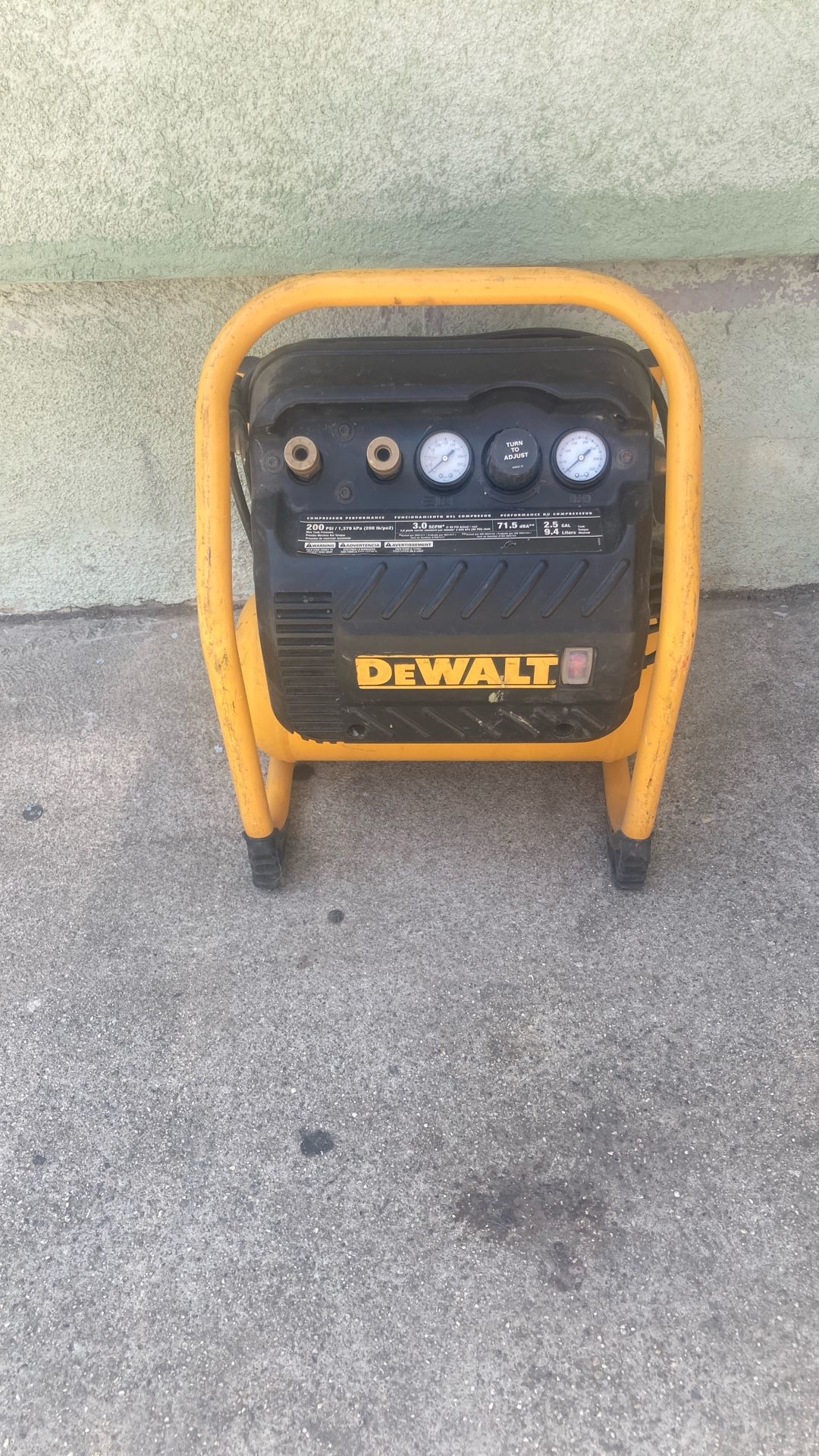 Dewalt Air Compressor 2.5 Gallons