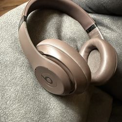 Beats Studio Pro