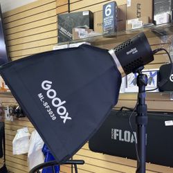 Godox ML30 With Soft Box 
