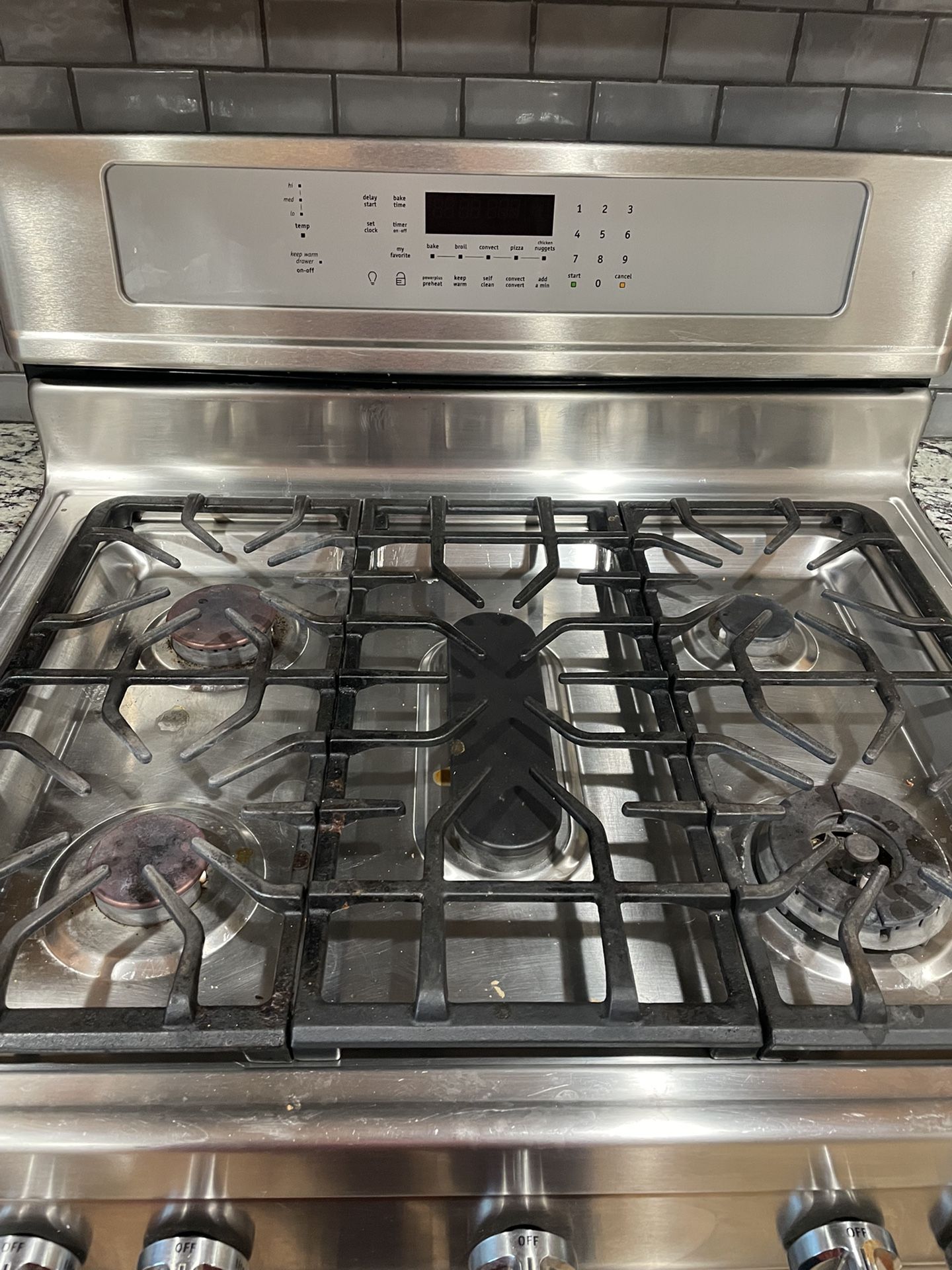Frigidaire Gas Stove for Sale in Rainier, WA OfferUp