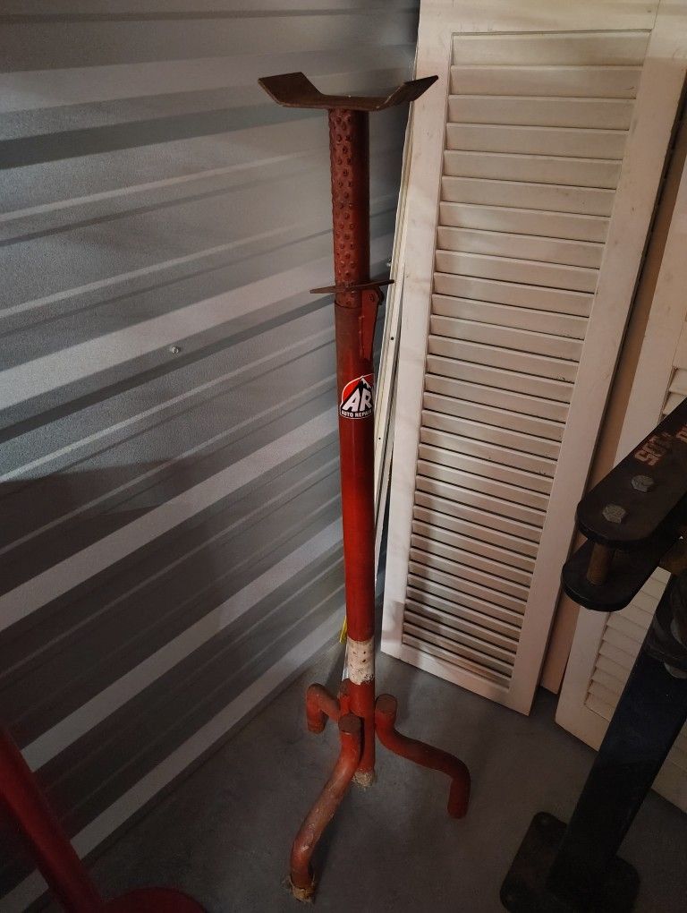 ​Tall Heavy-Duty Jack Stand (Single, Unrated) - $25