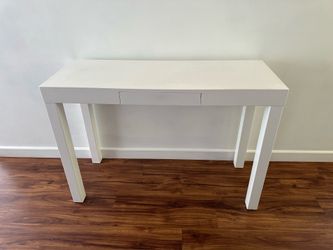 Entry way table