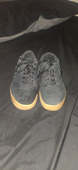 Boys shoes