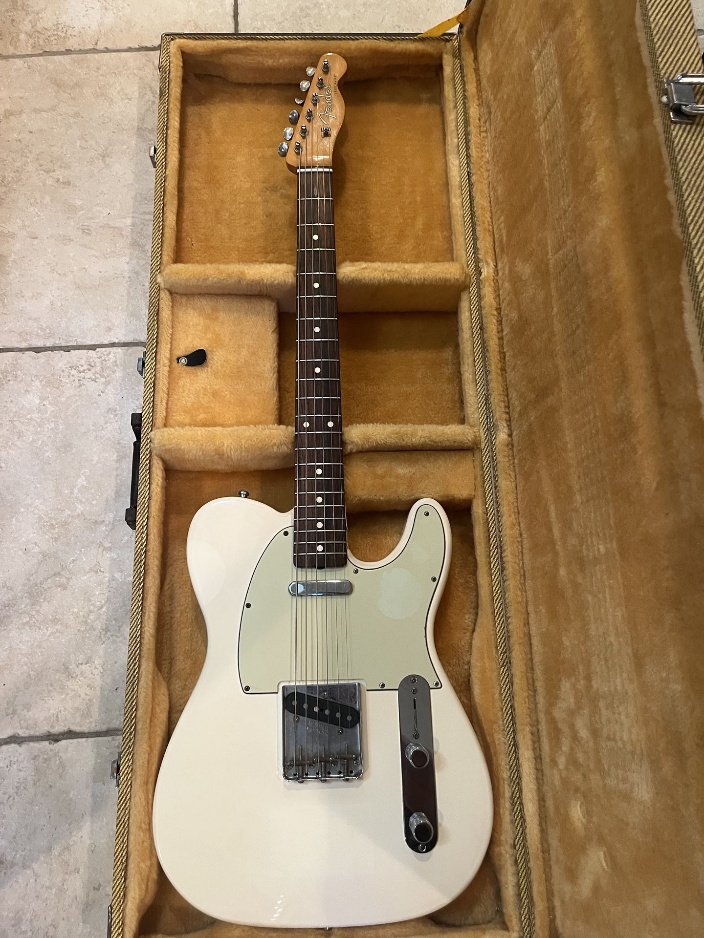 Fender MIM Telecaster Classic 60s (RARE) W/ Danelectro Tweed Vintage Hardshell Case