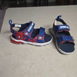 Toddler Size 11. BN Spider-Man light switch cover