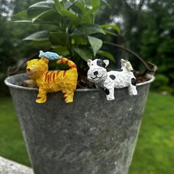 Dog & Cat Planter Flower Pot Huggers!