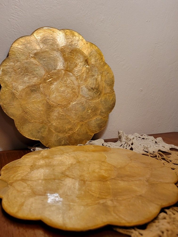 2 Kapiz Shell Placemat Mother of Pearl Scalloped Rim Cork Back Vintage