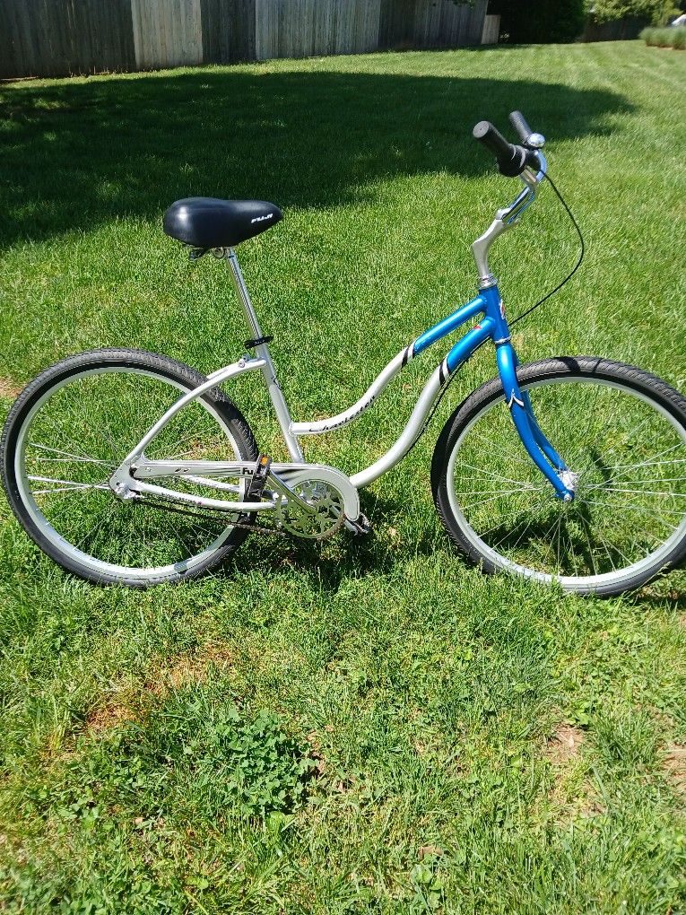 3 Speed FUJI Girls/Ladies 26" Bike....New