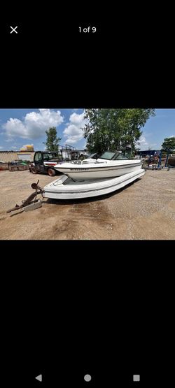 Speed boat. Needs TLC!