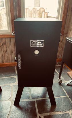 Masterbuilt Outdoor Electric Smoker & cover