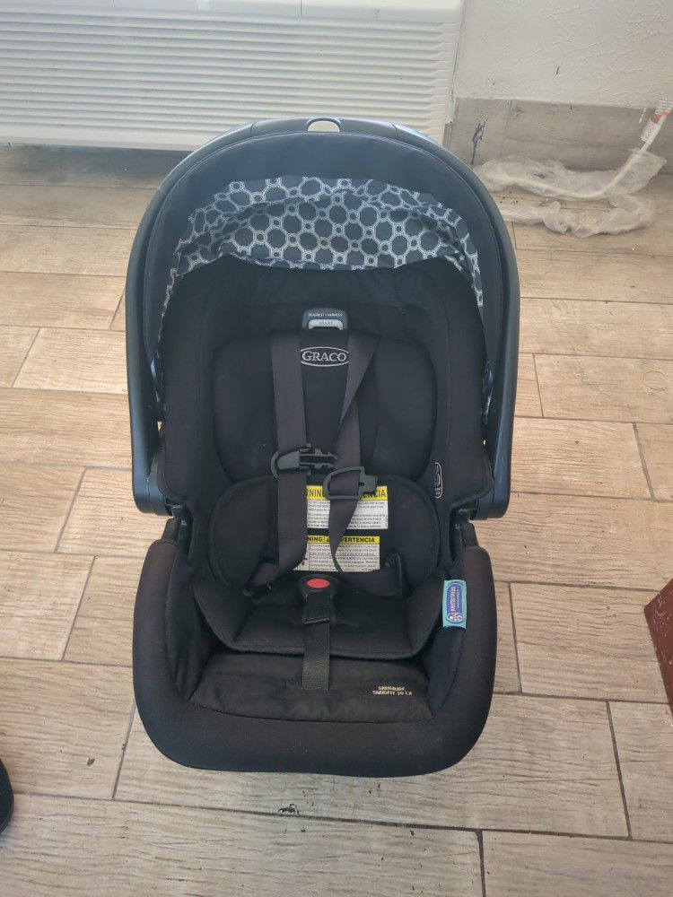 Graco Baby Carseat