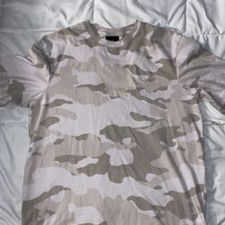 H&M Camo T-Shirt Beige Men’s Medium