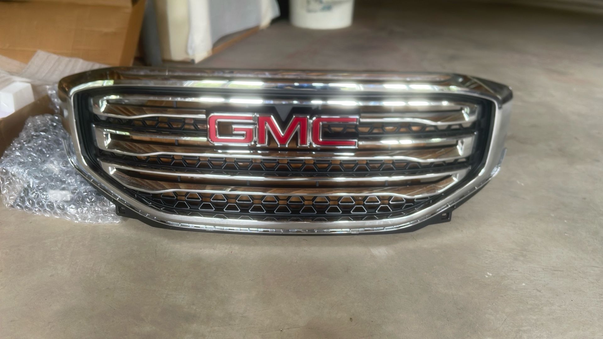 For 2017/2018/2019 GMC Acadia Grille Assembly New