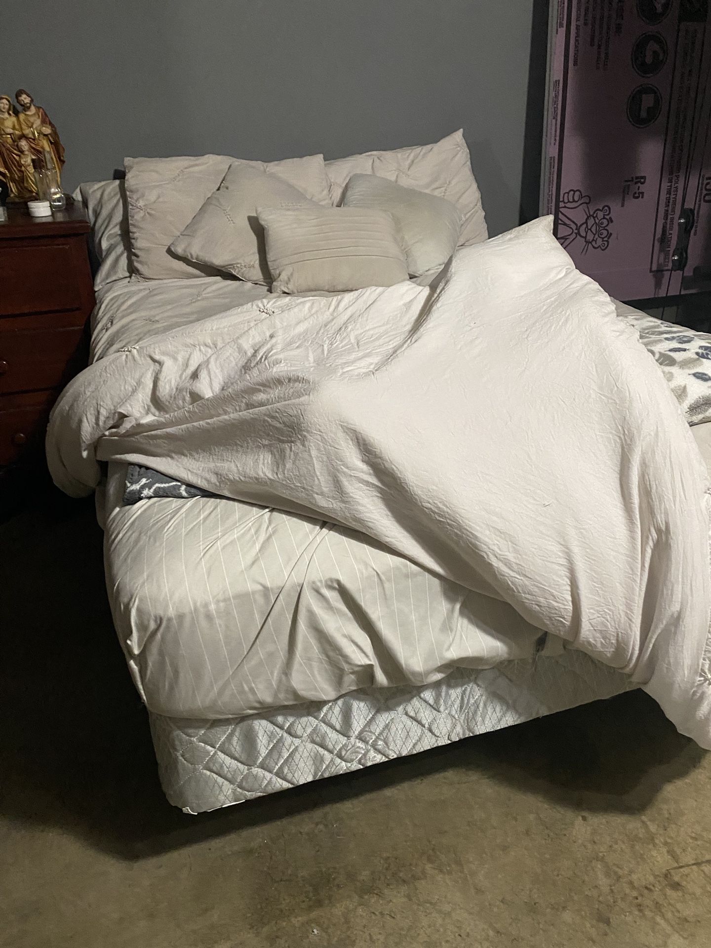 Full Size Mattress and Box Springs 