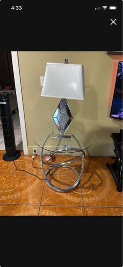 Lamp or table LIKE NEW $50-100