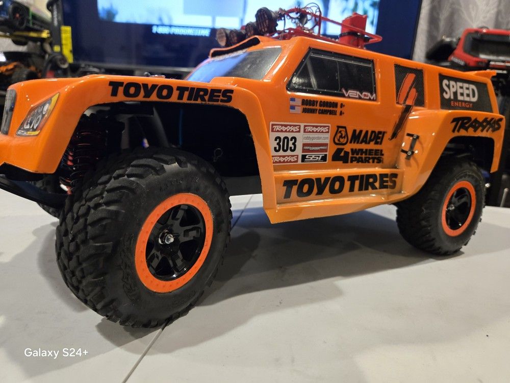 1:10 TRAXXAS SLASH 4X4 OFFROAD BRUSHLESS