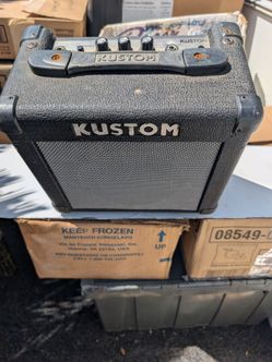 10 w guitar amplifier in very good condition
