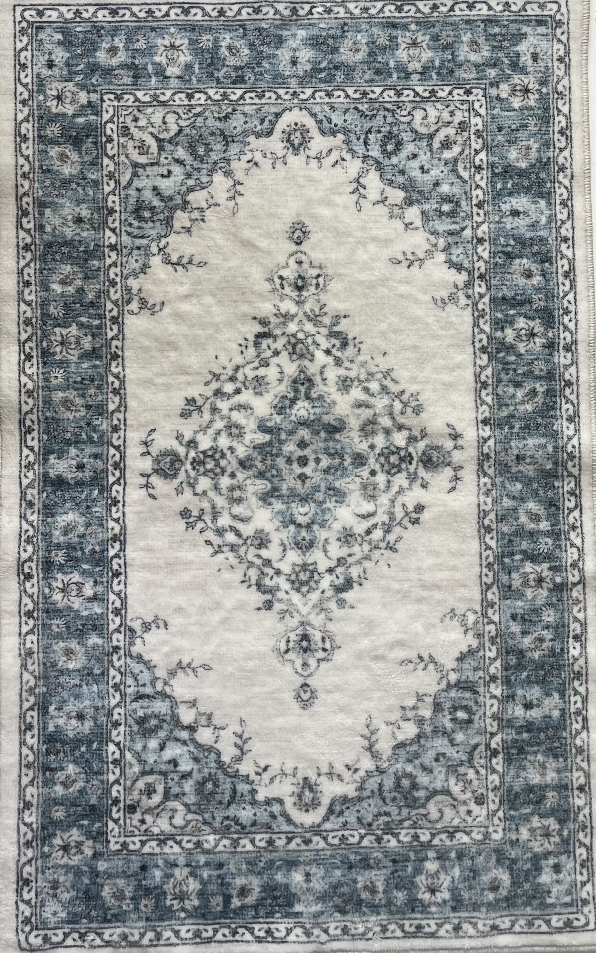 Badgley Mischka Rug Blue White 31.5”x 20”