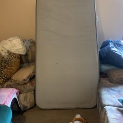 Twin Bed 