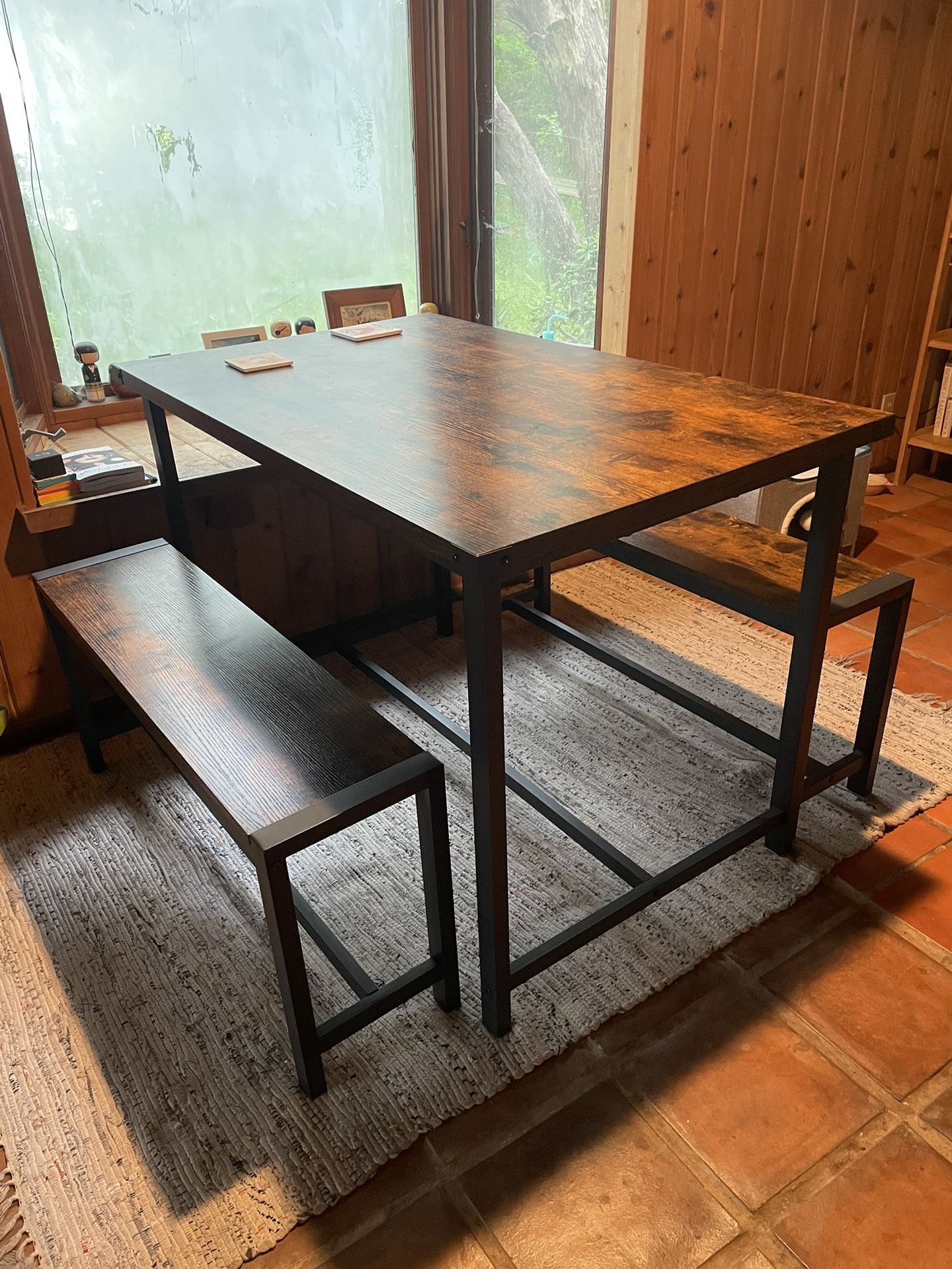 Gorgeous Kitchen Table (perfect condition)