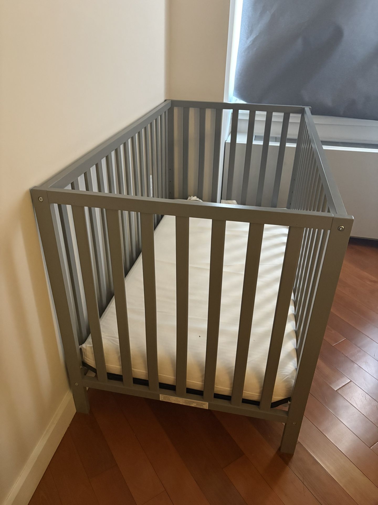 Beautiful Healthy Crib; Very Little Use