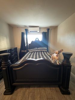 Bed and dresser antique