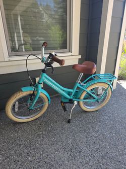 Girls cruiser style bicycle 16"