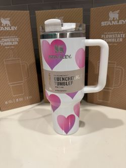 NEW Stanley Quencher H2.0 FlowState Tumbler 40 oz - Powder Pink Heart Gradient