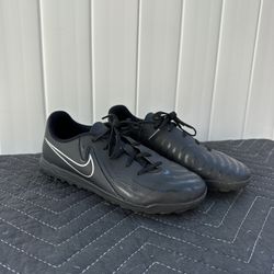 Boys Nike Indoor Cleats /size 3