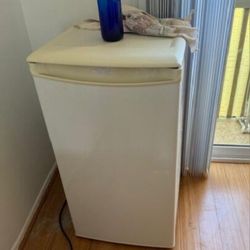 FREE BEDROOM SET  & SMALL FRIDGE Must Pick Up